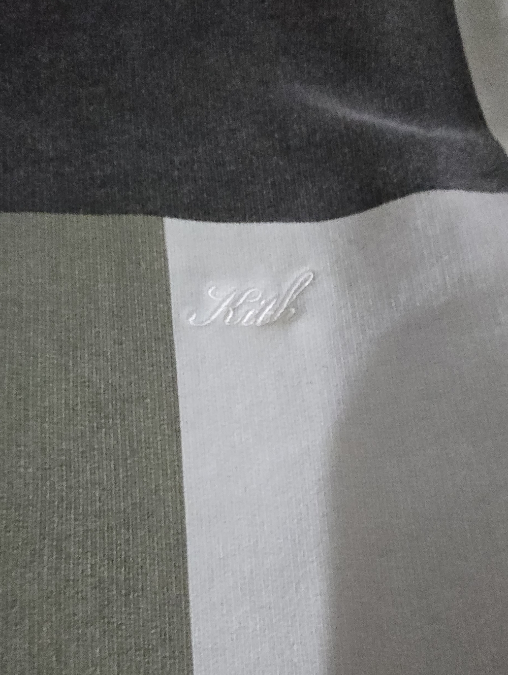 Kith Haylen Cropped Sweatshirt - Cream, Olive, Mauve, Charcoal Size M - Picture 13 of 14